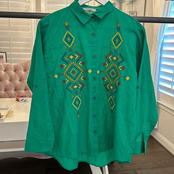 NWOT EMBROIDERED BUTTON DOWN SHIRT SIZE M - Picture 17 of 17